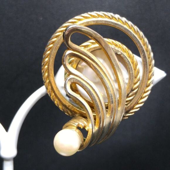 Vintage Faux Pearl Clip Earrings, Gold Plated, Bartek Mid-Century Designer - Picture 3 of 8